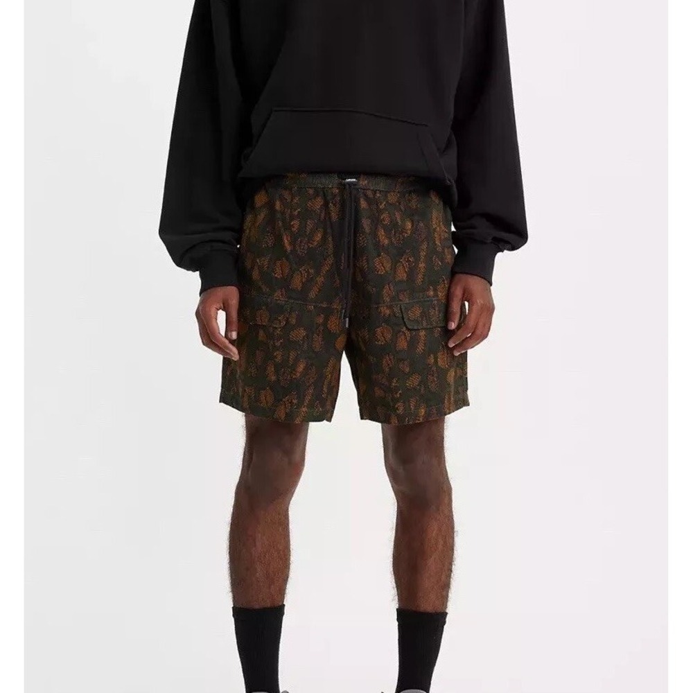 LEVI'S Trail Cargo‎ 6" Shorts Brown Snakeskin Men's Sz SMALL *NEW* $55